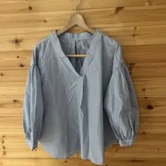 アースミュージックエコロジー　ストライプ Vネック 五分袖ブラウス　着痩せ効果◎