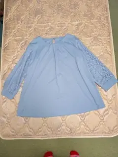 【美品】トップス 長袖 袖レース　水色