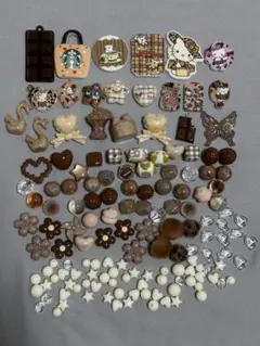 【当日発送】ブラウン系ビーズ　キャラクタービーズ　ハローキティ①