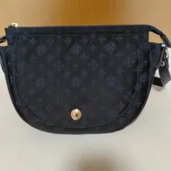 russet ハーフムーン型ナイロンショルダーバッグ　ネイビー