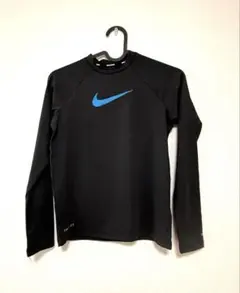 NIKE 長袖ラッシュガード　140〜150