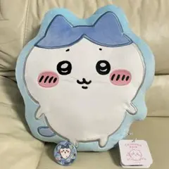 新品未使用！ハチワレ　缶バッジ付き　ちいかわパーク クッション パーク限定