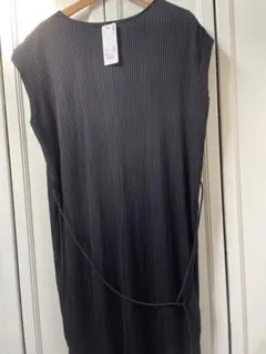 【新品タグ付き】ユニクロ プリーツ ワンピース、パンツセット XXL