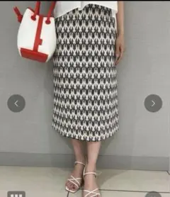 【トゥモローランド】クロストリコット　タイトストレートスカートのサムネイル