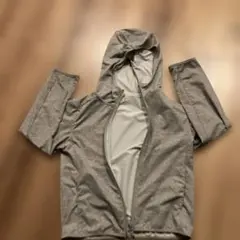ユニクロ　グレー エアリズム　 フード付きパーカー　UVカット　記名あり
