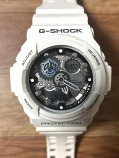 【稼働品】GA-300 G-SHOCK アナログデジタル 7AJF ホワイト