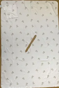 クマ柄ポケット付授乳ケープ