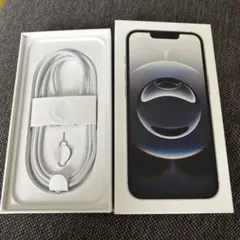 iPhone16e 空箱とケーブル類