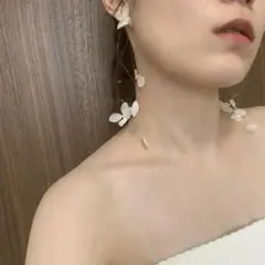 かすみ草カローラピアス