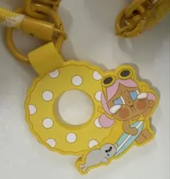 crybaby vacation mode onシリーズ　ロングストラップ　黄色