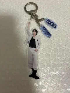 公式グッズ】ソンチャン RIIZE アクリルキーホルダー - メルカリ