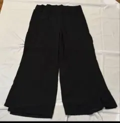 シフォンスリット入りブラックパンツ