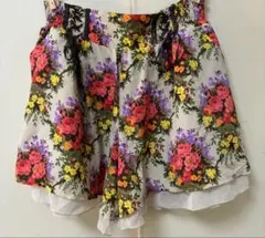 未使用　タグ付き　アクシーズファム　キュロット　ショートパンツ　花柄　編み上げ