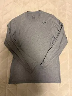 NIKE ドライフィット　ロングTシャツ グレーM