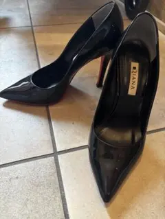 DIANA エナメル ポインテッドトゥ パンプス ブラックのサムネイル