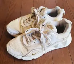 NIKE RYZ 365 II 厚底スニーカー　くすみ系ゴールド