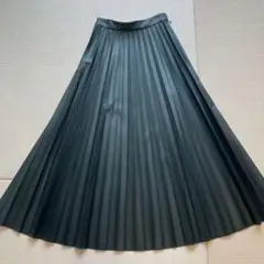 ブラック合皮プリーツスカート F