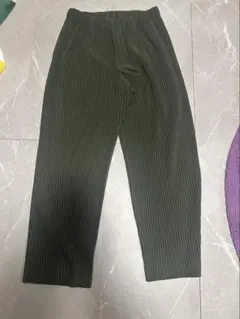 HOMME PLISSE ISSEY MIYAKE プリーツパンツ　カーキのサムネイル