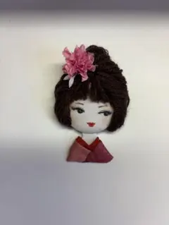 和風女性ブローチ 花飾り付き