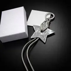 未使用 ✨ Christian Dior スターモチーフ キーリング チャーム