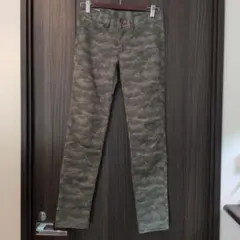 迷彩 スリムフィット カジュアルパンツ