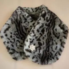 大寒波でも暖かい　ヒョウ柄　フェイクファー　雪の結晶モチーフのネックウォーマー