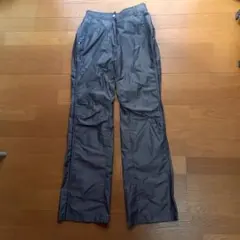 【新品未使用】マンシングウエア　ストライプ レディースパンツ グレー