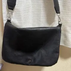 nikn and ショルダーバックのサムネイル