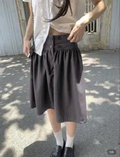 ダークグレー ボタン付き膝丈スカート 韓国系個性的 シンプル
