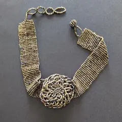 ビーズ装飾チョーカー