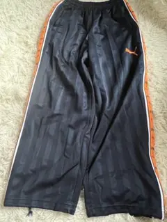 希少 PUMA サイドストライプ ジャージパンツ 黒/金 古着 - メルカリ