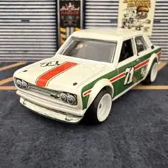 トミカリミテッドヴィンテージシリーズ ダットサン ブルーバード 1600