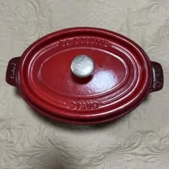y*7様 匿名配送 STAUB　オーバル　楕円型　両手鍋　レッド　23cm y*7様 匿名配送 STAUB オーバル 楕円型 両手鍋 レッド 23cm - メルカリ