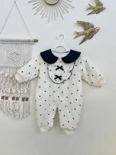 韓国輸入子供服 ドット柄中綿ロンパース 黒い襟付き