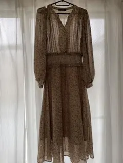 wcloset 花柄シャーリングミディ丈ワンピース　透け感