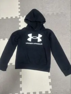 早い者勝ち‼️アンダーアーマー 130cm 子供服 男女兼用 美品 パーカー