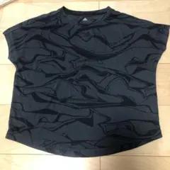 アディダス　Tシャツ