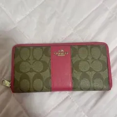 COACH シグネチャー ラウンドファスナー 長財布 ピンクのサムネイル