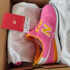 New Balance　キッズスニーカー