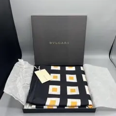タグ付き ブルガリ シルク100% スカーフ ハンカチ 美品 ロゴ 白 箱付き タグ付き ブルガリ シルク100% スカーフ ハンカチ 美品 ロゴ 白 箱付き