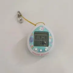 美品　ハローキティ 50周年 たまごっち ブルーのサムネイル