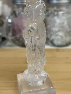 天然水晶 三面観音菩薩像 置物 - メルカリ