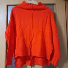 レディース　ニット　アクリル100%　赤よりのオレンジ タートルネック ニット