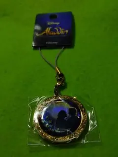 劇団四季　ディズニー　アラジン　メダル　ストラップ　新品　未開封のサムネイル