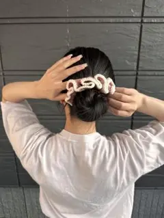 【ハンドメイド】 シュシュ　赤MIX✖️ホワイト