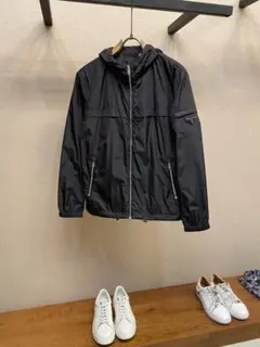 プラダ ナイロンジャケット ブラック フード付き Mサイズ 美品