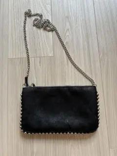 ZARA スタッズ ショルダーバッグ ブラックのサムネイル