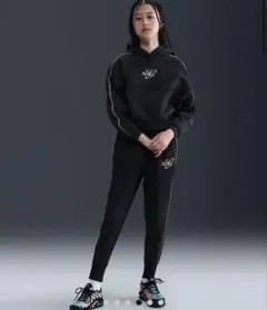 【新品】nike キッズ　パーカーとスウェット　150cm