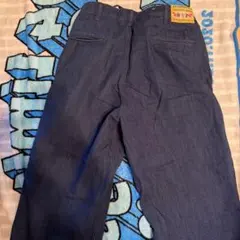LEVI’S デニムパンツ