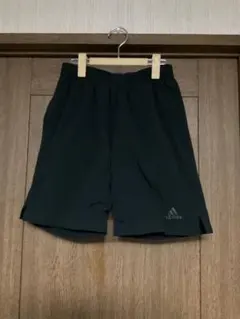 adidas ブラック ハーフパンツ